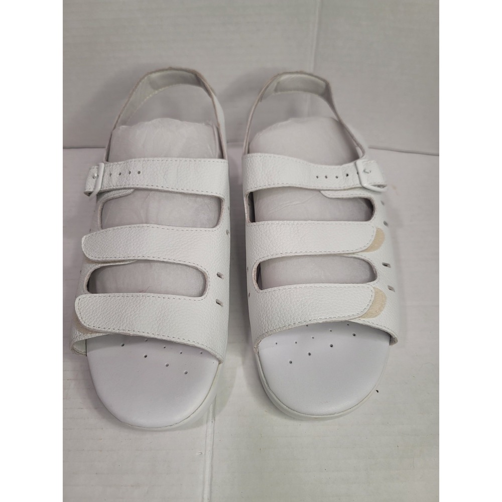 Propet walking shoes 10 X(2E) white. BRAND NEW Air Cell cushion open toe